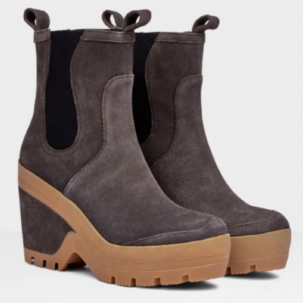 Hunter Chelsea Suede Wedge Boots-Chestnut Brown Size US 9